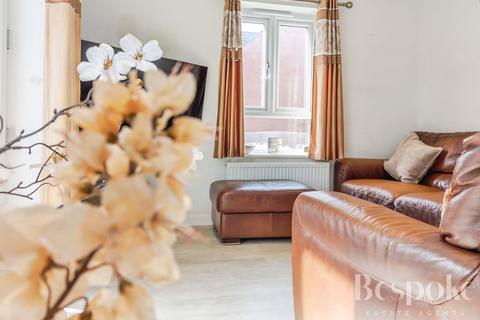 2 bedroom flat for sale, Beke Avenue, Reading RG2