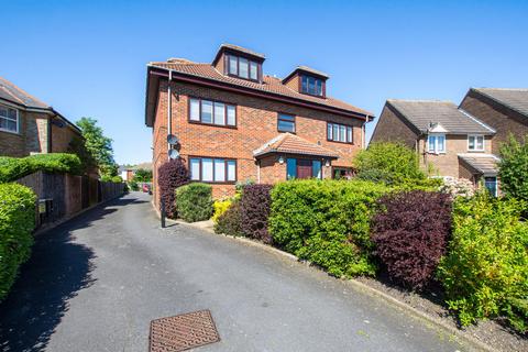 Blackfen Road, Sidcup, DA15