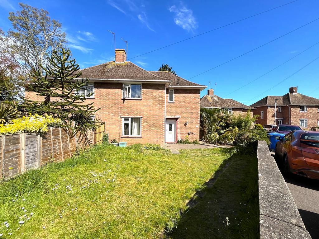 5 bedroom semi-detached house to rent