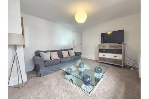3 bedroom flat to rent, Albion Street, Broadstairs CT10