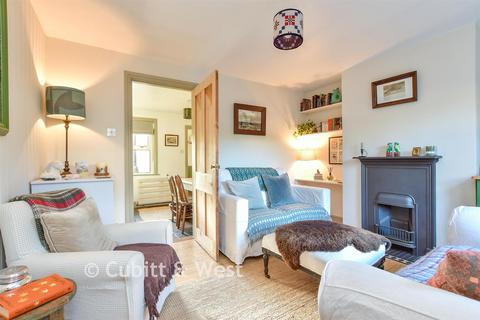 3 bedroom end of terrace house for sale, New Road, Uckfield TN22