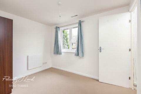 2 bedroom townhouse to rent, Isambard Place, Rotherhithe, London, SE16