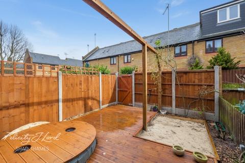 2 bedroom townhouse to rent, Isambard Place, Rotherhithe, London, SE16