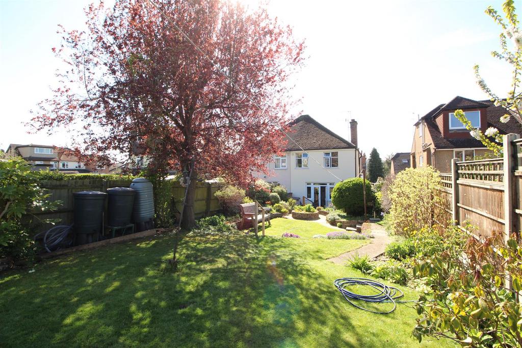 Crabtree Close, Hemel Hempstead 3 bed semi-detached house - £475,000