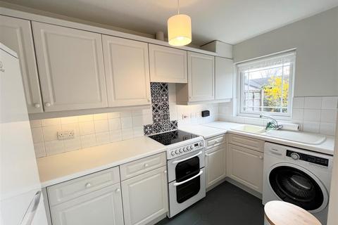 2 bedroom house to rent, Eldon Road, Macclesfield