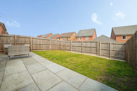3 bedroom semi-detached house for sale, Phoenix Close, Mansfield, Nottinghamshire, NG18