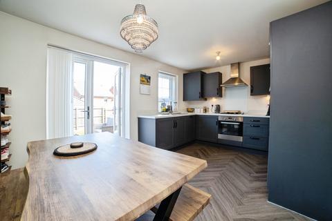 3 bedroom semi-detached house for sale, Phoenix Close, Mansfield, Nottinghamshire, NG18