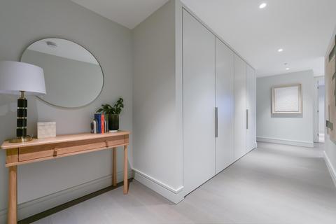 undefined, One Bishopsgate Plaza, 150 Bishopsgate, EC3A 7AU
