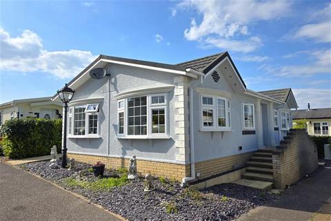 2 bedroom house for sale, Kingsmead Park, Coggeshall Road, Braintree, CM7