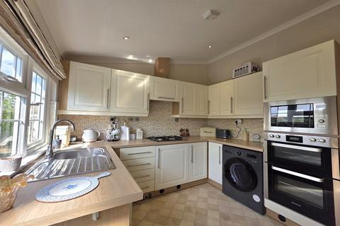 2 bedroom house for sale, Kingsmead Park, Coggeshall Road, Braintree, CM7