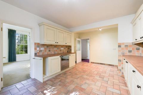 4 bedroom detached house for sale, Church Road, Potters Bar, EN6