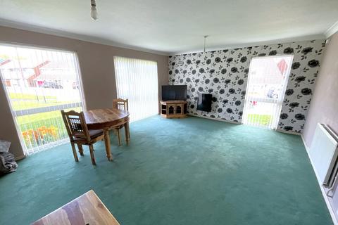 2 bedroom ground floor flat for sale, Fairmile Road, Halesowen B63