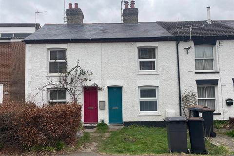 2 bedroom terraced house to rent, South Street, Andover