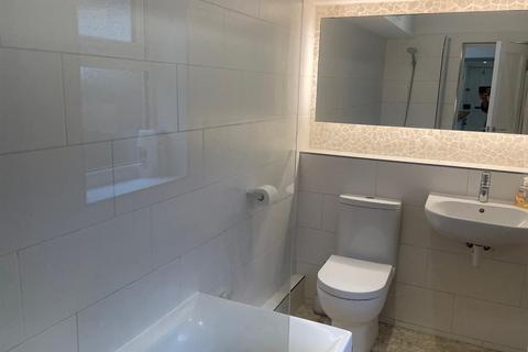 2 bedroom terraced house to rent, South Street, Andover