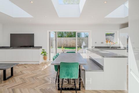 3 bedroom detached bungalow for sale, Cedar Avenue, Kesgrave, IP5
