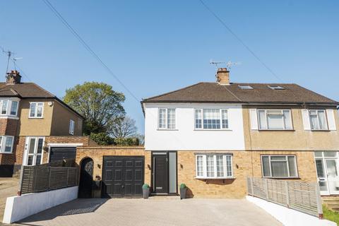 Garratts Road, Bushey WD23