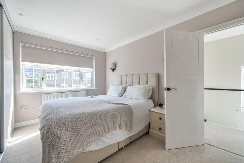 Master bedroom, en suite