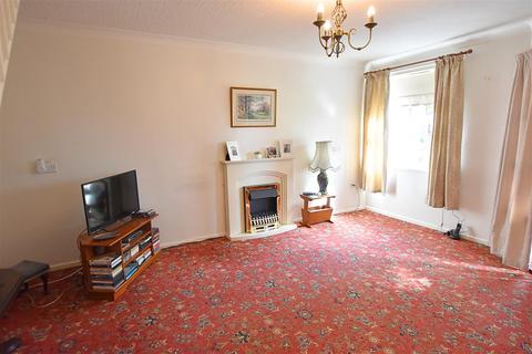 2 bedroom semi-detached bungalow for sale, Meadow View, Cleethorpes DN35