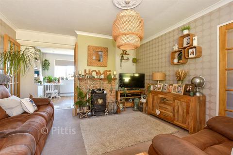 3 bedroom end of terrace house for sale, Sandcroft Avenue, Ryde PO33