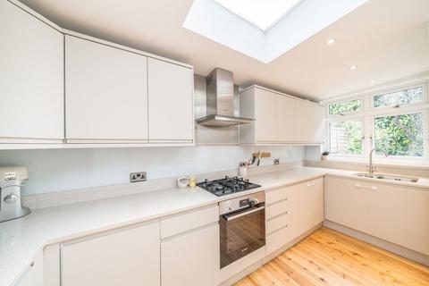 3 bedroom terraced house for sale, Eversleigh Road, London SW11