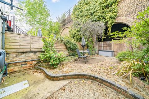 3 bedroom terraced house for sale, Eversleigh Road, London SW11