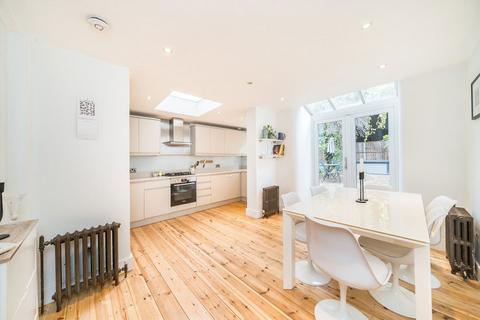 3 bedroom terraced house for sale, Eversleigh Road, London SW11