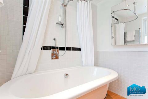 3 bedroom apartment for sale, Durham Road, London, N2