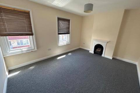 3 bed terraced house for rent in Birch Street, Swindon