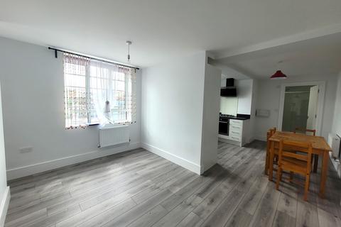 1 bed flat/apartment for rent in High Street, Slough, SL1