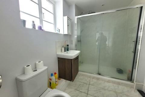 1 bedroom apartment to rent, High Street, Slough, SL1