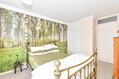 1 bedroom flat for sale, Millbrook Drive, Havant PO9