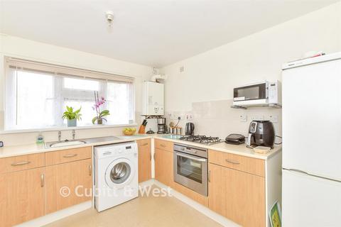 1 bedroom flat for sale, Millbrook Drive, Havant PO9