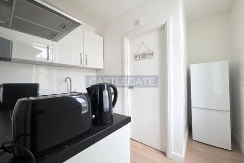 1 bedroom ground floor flat to rent, Blacker Road, Huddersfield, HD1 2HU