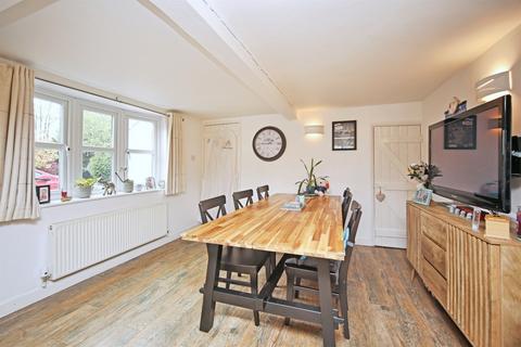 2 bedroom cottage for sale, Birmingham Road, Lickey End, Bromsgrove