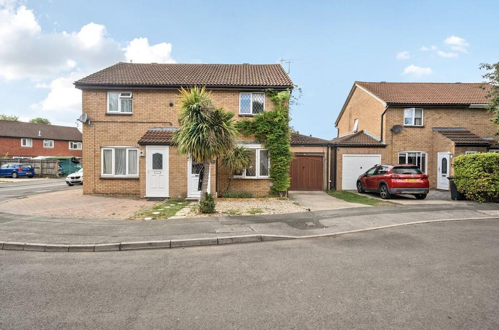 Partridge Close, Covingham SN3 3 bed semi-detached house for sale - £ ...