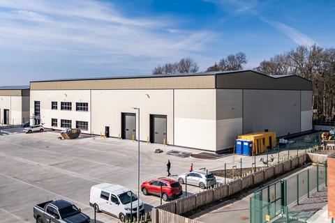 Distribution warehouse to rent, Knowsley Ln Liverpool L36 8HL