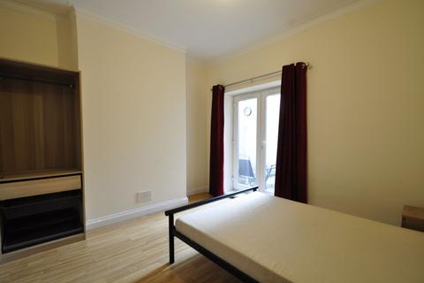 1 bedroom property to rent, Risca Road, Newport, NP20