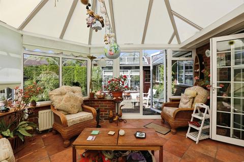 3 bedroom detached bungalow for sale, Crawley Lane, Crawley