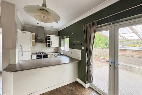 3 bedroom semi-detached house for sale, Victor Crescent, Sandiacre, Nottingham, Derbyshire, NG10