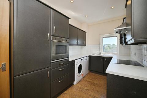 2 bedroom flat for sale, Ravenscroft, Broxbourne