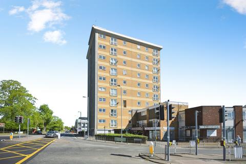 2 bedroom flat for sale, Ravenscroft, Broxbourne