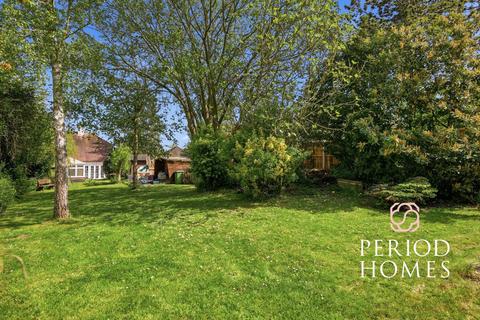 3 bedroom semi-detached house for sale, London Road, Crays Hill
