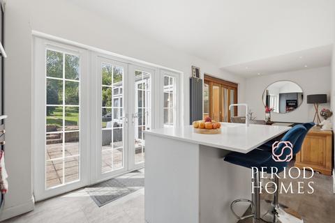 3 bedroom semi-detached house for sale, London Road, Crays Hill