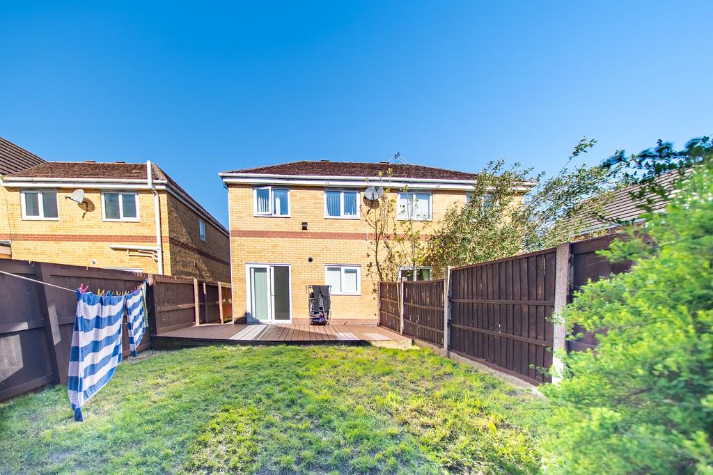 3 bedroom semi-detached house for sale