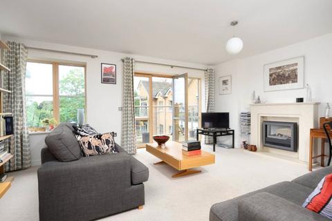 1 bedroom flat for sale, Austin Place, Oatlands Drive, Weybridge, Surrey, KT13