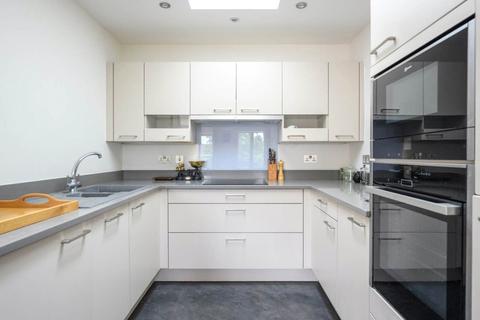1 bedroom flat for sale, Austin Place, Oatlands Drive, Weybridge, Surrey, KT13