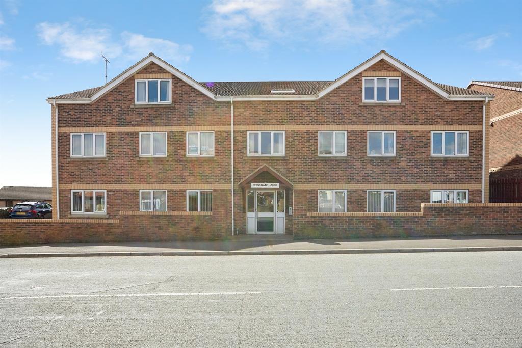 3 bedroom flat for sale