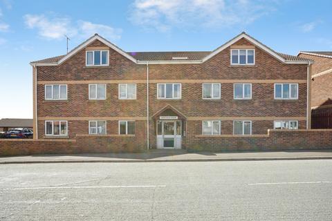3 bedroom flat for sale, Owlcotes Road, Pudsey
