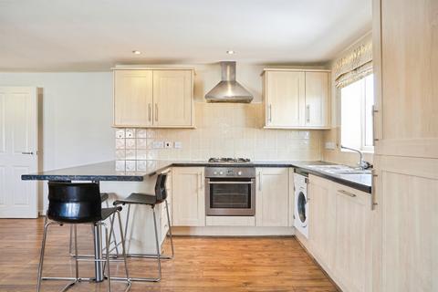 3 bedroom flat for sale, Owlcotes Road, Pudsey