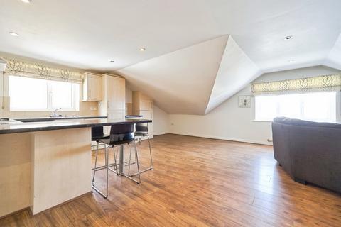 3 bedroom flat for sale, Owlcotes Road, Pudsey